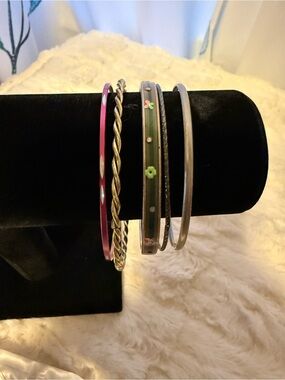 J3 Set of 5 Mixed Floral Enamel Gold Silver Stackable Bangle Bracelets